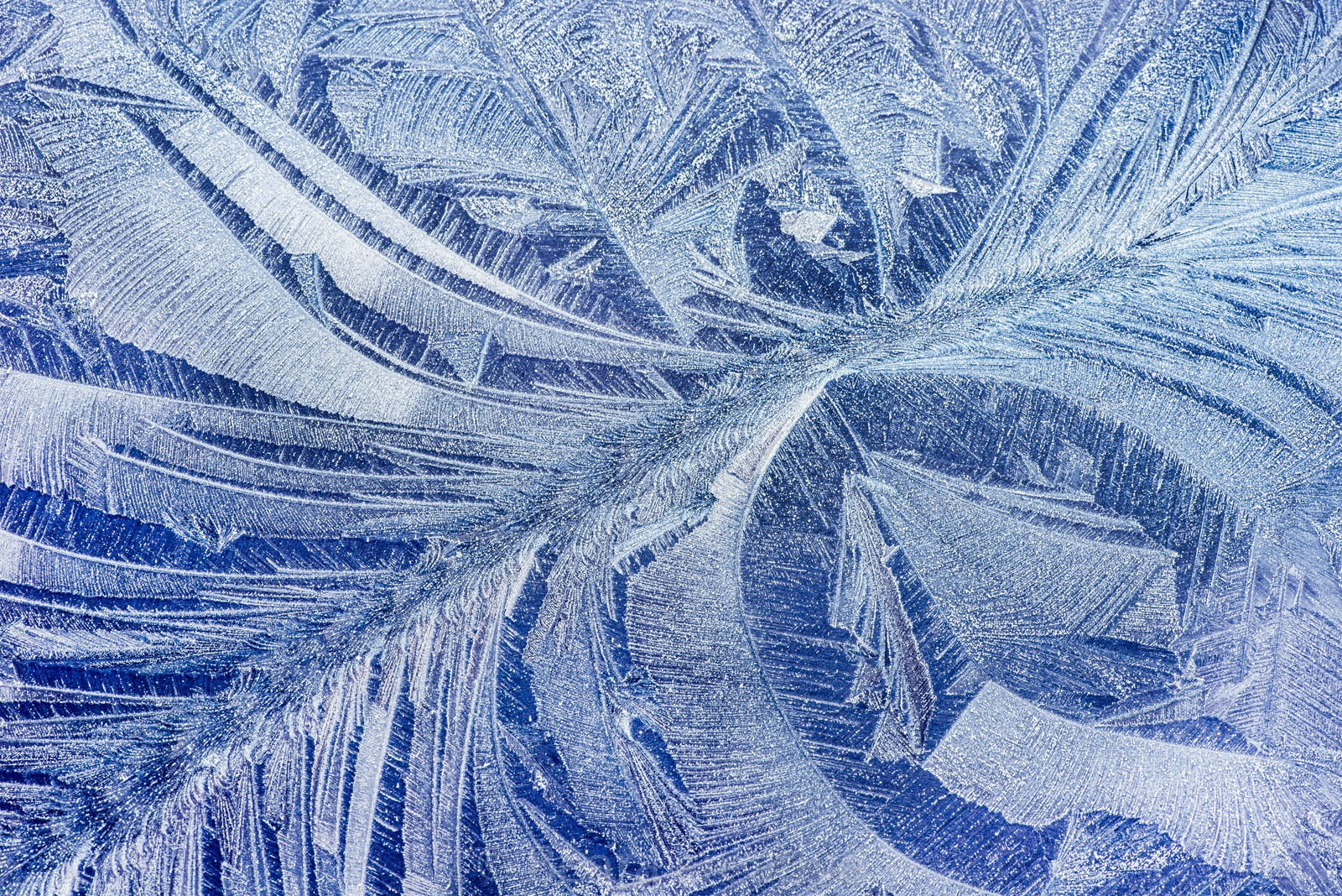 Hoar frost pattern on car